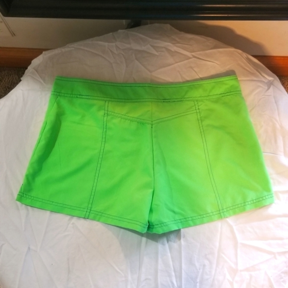 Board shorts - Picture 2 of 3